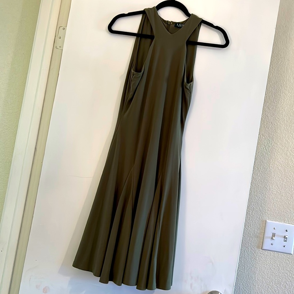 Ralph Lauren women’s dress. Fitted bodice and waist with wavy flare. size XS